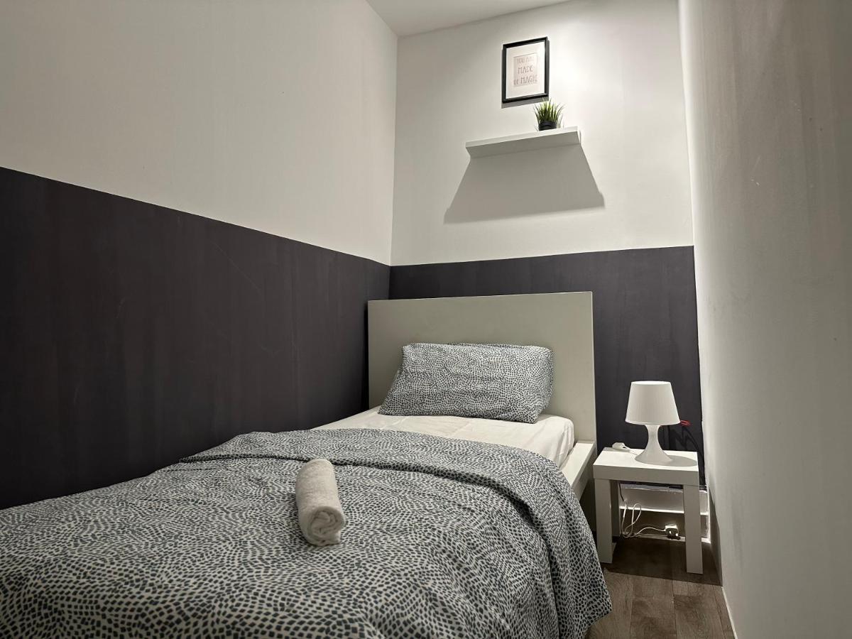 Traveller Partition Room In Al Barsha 1 Near Metro Dubai Eksteriør billede