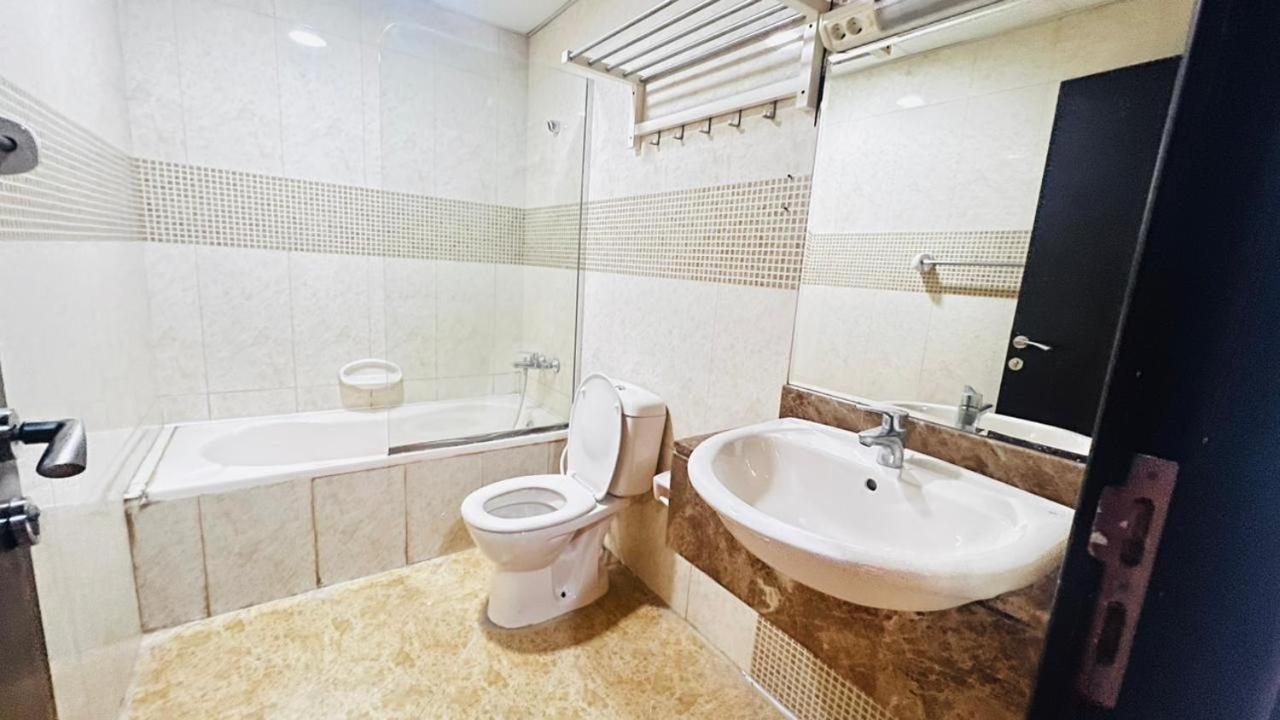 Traveller Partition Room In Al Barsha 1 Near Metro Dubai Eksteriør billede